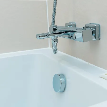 Entire 2 Bedroom And 2 Bathroom Apartment In Manchester City -Free Underground Parking Buitenkant foto
