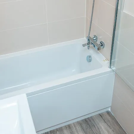 Entire 2 Bedroom And 2 Bathroom Apartment In Manchester City -Free Underground Parking Buitenkant foto