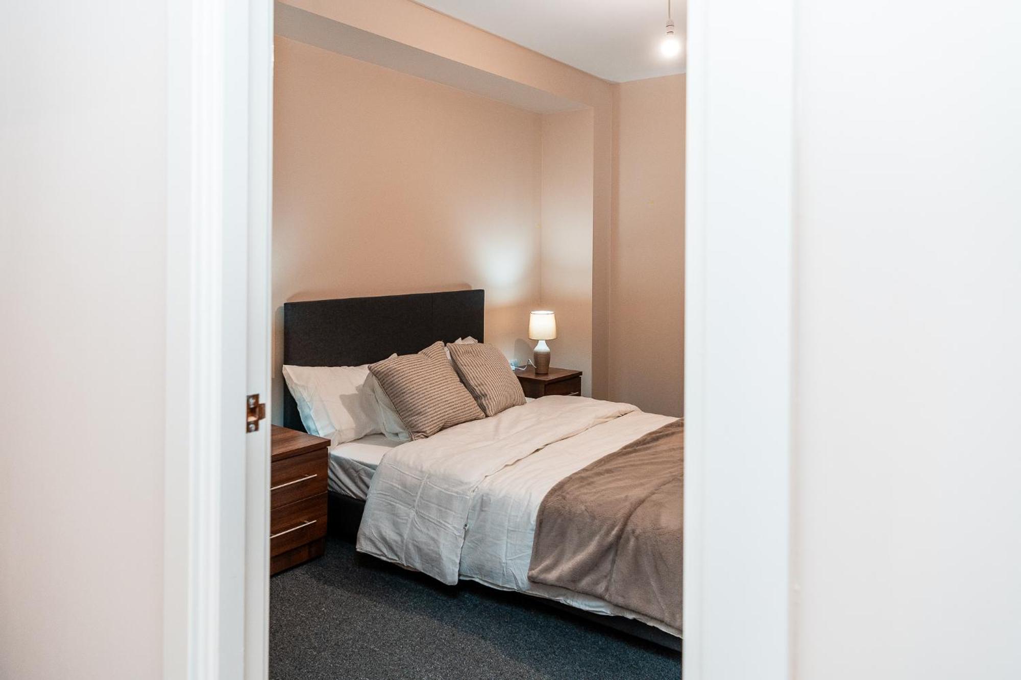 Appartement Entire 2 Bedroom And 2 Bathroom In -free Underground Parking Manchester