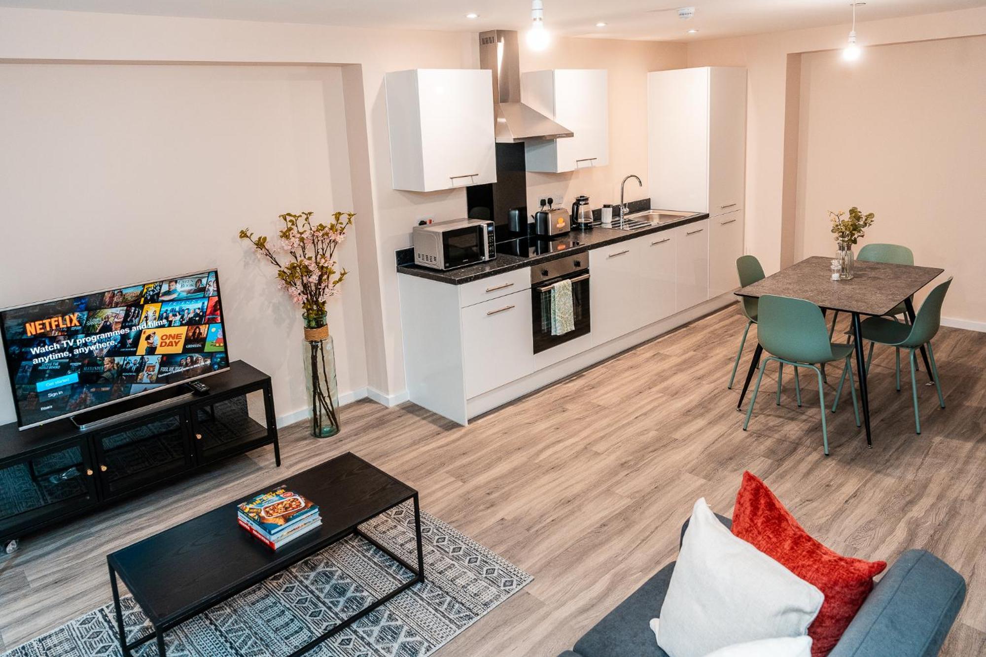 Entire 2 Bedroom And 2 Bathroom In -free Underground Parking Appartement *