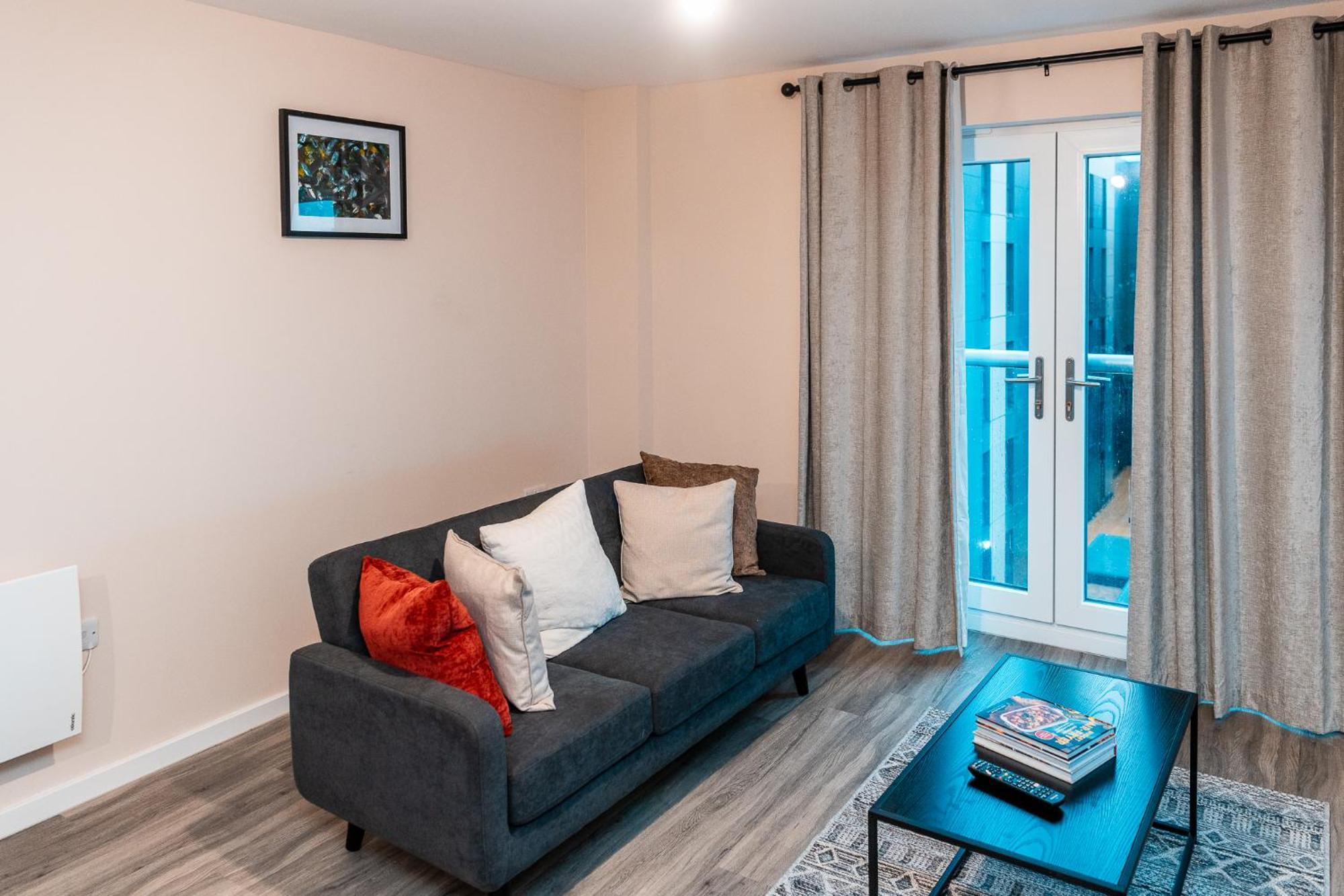 Appartement Entire 2 Bedroom And 2 Bathroom In -free Underground Parking