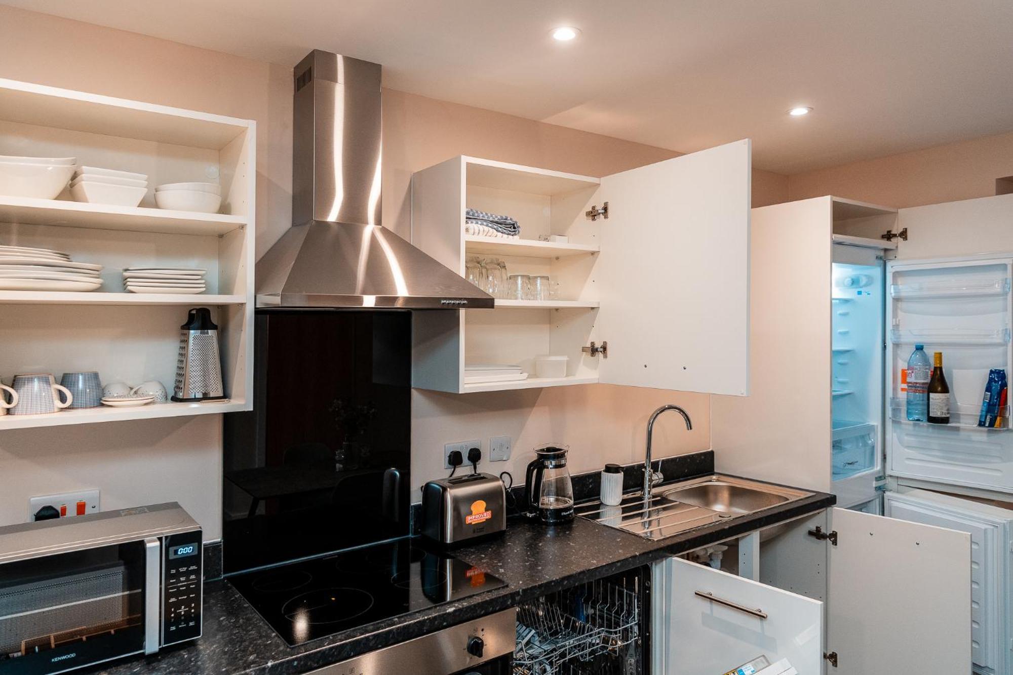 Appartement Entire 2 Bedroom And 2 Bathroom In -free Underground Parking